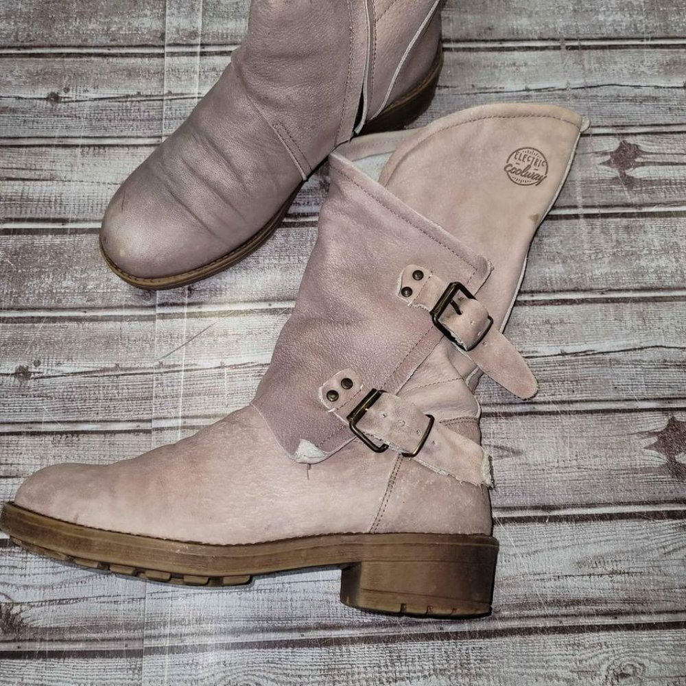 Coolway Alida Pink Leather Slouchy Dual Buckle Boots - Picture 8 of 8